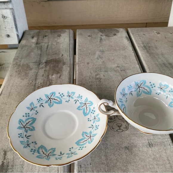 Vintage Regency English Bone China Maple Leaf Pale Blue Tea Cup & Saucer Set - Picture 9 of 10
